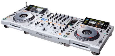 Pioneer Nexus Package  2 x CDJ 2000 Nexus + DJM 900 Nexus