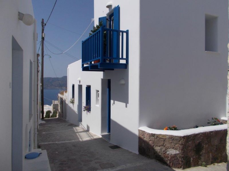 Greece Cyclades island of Milos rent studio apartment villa 