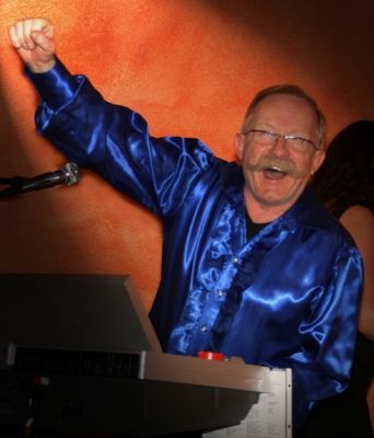 >>>>> ALLEINUNTERHALTER - MUSIKER in BREMEN 
