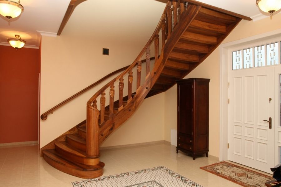 Treppen aus Polen, Holztreppen , Alle Arten, auch Metalltreppen